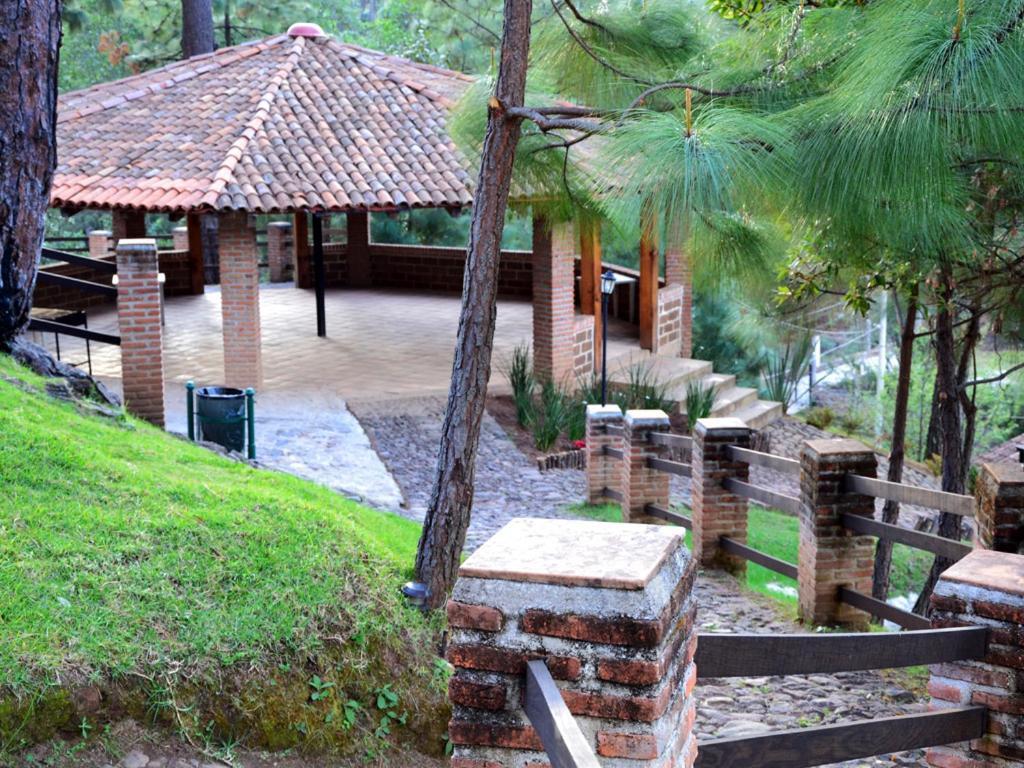 Bosque La Luna Villa Mazamitla Eksteriør bilde